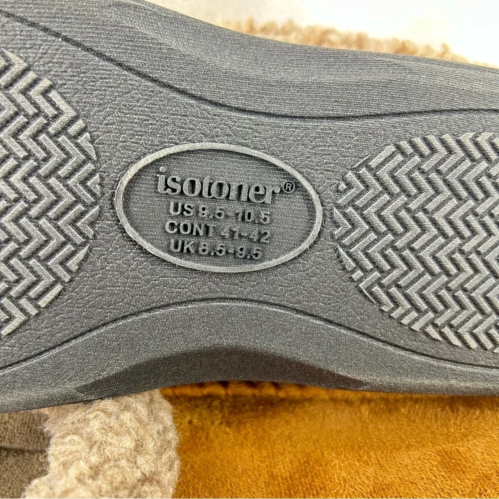 isotoner Memory Foam Slippers Size 9.5-10.5